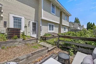 2028 Pathways Dr, Saint Paul, MN 55119 - Photo 29