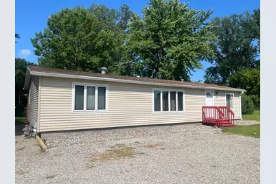 1170 2nd Avenue SW, Wells, MN 56097 - Photo 1