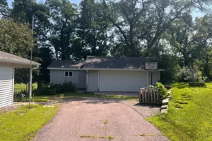 109 Whitman Street S, Lake Benton, MN 56149 - Photo 3