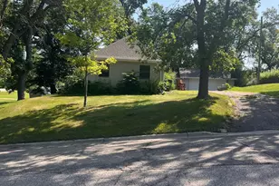 109 Whitman Street S, Lake Benton, MN 56149 - Photo 1