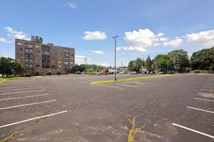 750 Summit Ave, Saint Paul, MN 55105 - Photo 11