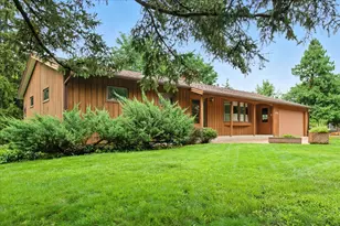 2726 Lakeview Ave, Roseville, MN 55113 - Photo 1