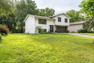 1122 N Concord St, Fergus Falls, MN 56537 - Photo 1