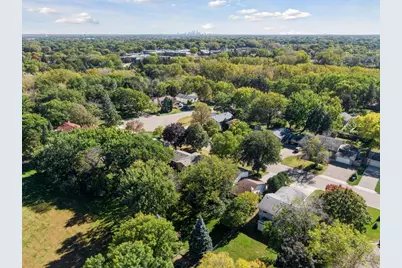 8932 66th Avenue N, Brooklyn Park, MN 55428 - Photo 39