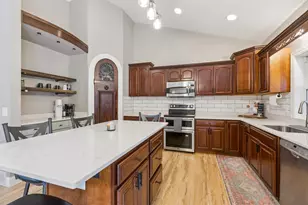 616 Brown St SW, Hutchinson, MN 55350 - Photo 7