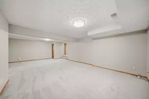 616 Brown St SW, Hutchinson, MN 55350 - Photo 25