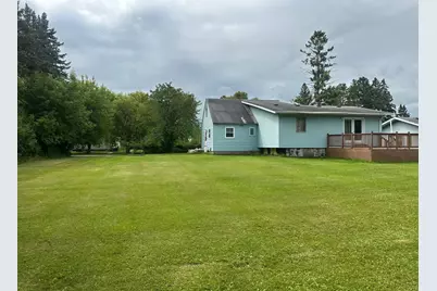 301 Pleasant Avenue NW, Warroad, MN 56763 - Photo 5