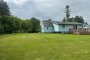 301 Pleasant Ave NW, Warroad, MN 56763 - Photo 5