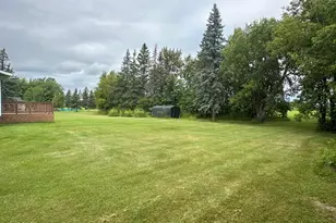 301 Pleasant Ave NW, Warroad, MN 56763 - Photo 7