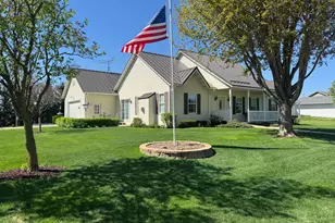 530 Beverly St, Wanamingo, MN 55983 - Photo 1