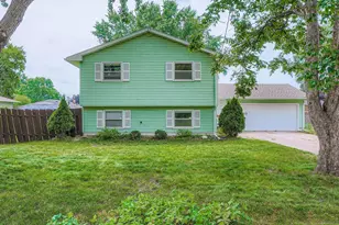 1340 Ripley Ave, Maplewood, MN 55109 - Photo 1