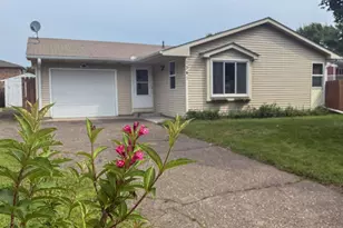 1341 Carriage Hills Dr S, Cambridge, MN 55008 - Photo 1