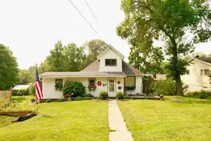 916 E Highland Ave, Fergus Falls, MN 56537 - Photo 1