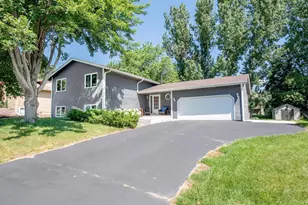 5424 Vernon Ct, Savage, MN 55378 - Photo 1