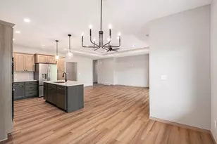 717 Tallgrass Cir, Luverne, MN 56156 - Photo 7