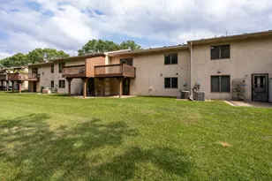 1813 6th Ave W, Shakopee, MN 55379 - Photo 35