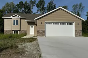 1330 Greenleaf Rd, Owatonna, MN 55060 - Photo 1