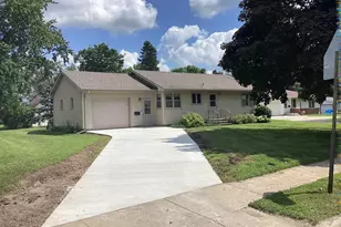 411 Center Ave S, Glenville, MN 56036 - Photo 1