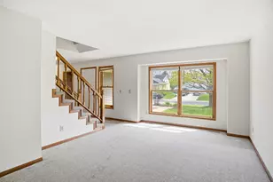 1053 Kettle Creek Rd, Eagan, MN 55123 - Photo 7