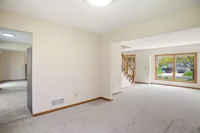1053 Kettle Creek Road, Eagan, MN 55123 - Photo 9