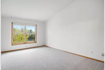 1053 Kettle Creek Road, Eagan, MN 55123 - Photo 21