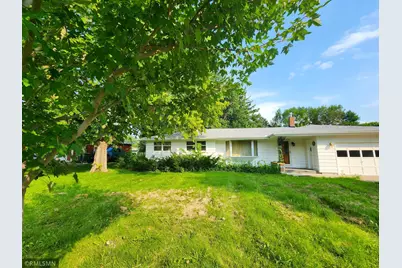 635 Hillcrest Road NE, Hutchinson, MN 55350 - Photo 1