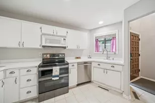 9052 Neill Lake Rd, Eden Prairie, MN 55347 - Photo 27