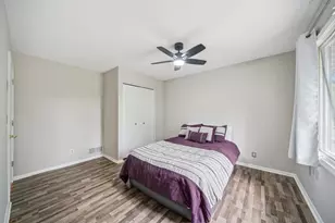 9052 Neill Lake Rd, Eden Prairie, MN 55347 - Photo 11