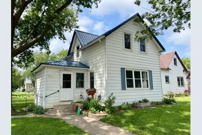 326 N Jefferson Avenue, Springfield, MN 56087 - Photo 1