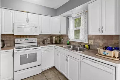 6607 46th Place N, Crystal, MN 55428 - Photo 5