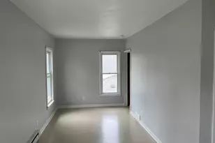 504 W Lyon St, Marshall, MN 56258 - Photo 5