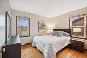 8213 Quinn Rd, Bloomington, MN 55437 - Photo 15