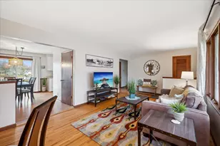 8213 Quinn Rd, Bloomington, MN 55437 - Photo 5