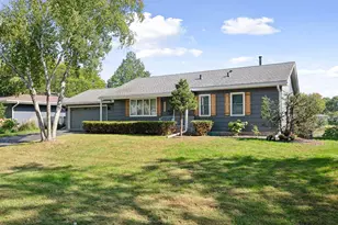 8213 Quinn Rd, Bloomington, MN 55437 - Photo 3