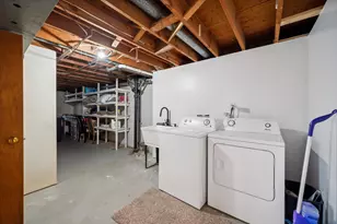 8213 Quinn Rd, Bloomington, MN 55437 - Photo 19