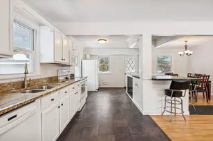 10408 Upton Ave S, Bloomington, MN 55431 - Photo 11