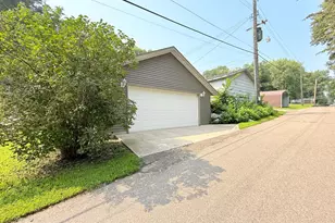 216 S 9th St, Montevideo, MN 56265 - Photo 11