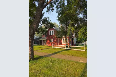 112 N Sverdrup Avenue, Jackson, MN 56143 - Photo 1