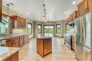 830 Lake Forest Cir, Detroit Lakes, MN 56501 - Photo 9