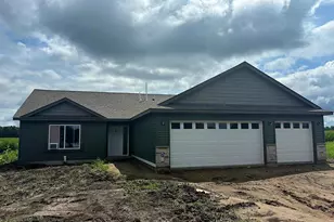 655 Luiken St, Lake Crystal, MN 56055 - Photo 1