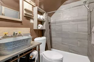 951 Front Ave, Saint Paul, MN 55103 - Photo 21