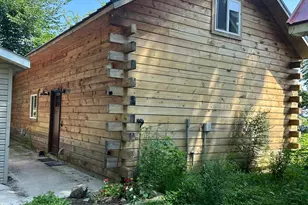 911 Mississippi Ln, Brownsville, MN 55919 - Photo 3