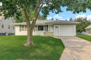 636 Oak St NE, Hutchinson, MN 55350 - Photo 1