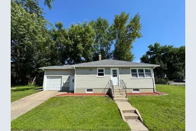 204 Willow Street W, Detroit Lakes, MN 56501 - Photo 1