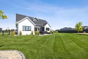 6090 Wildflower Dr S, Fargo, ND 58104 - Photo 43