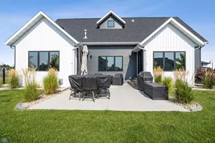 6090 Wildflower Dr S, Fargo, ND 58104 - Photo 49