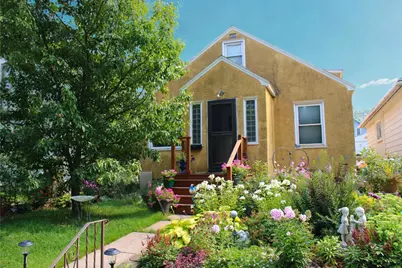 822 Summit Street, Eveleth, MN 55734 - Photo 1