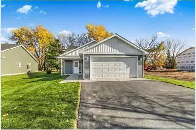 1015 3rd Avenue NE, Milaca, MN 56353 - Photo 1