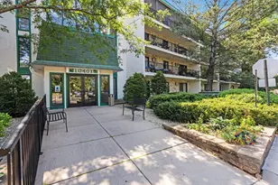 10401 Cedar Lake Rd, Minnetonka, MN 55305 - Photo 5