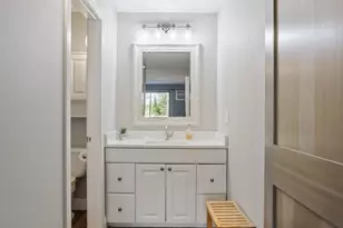 10401 Cedar Lake Rd, Minnetonka, MN 55305 - Photo 17